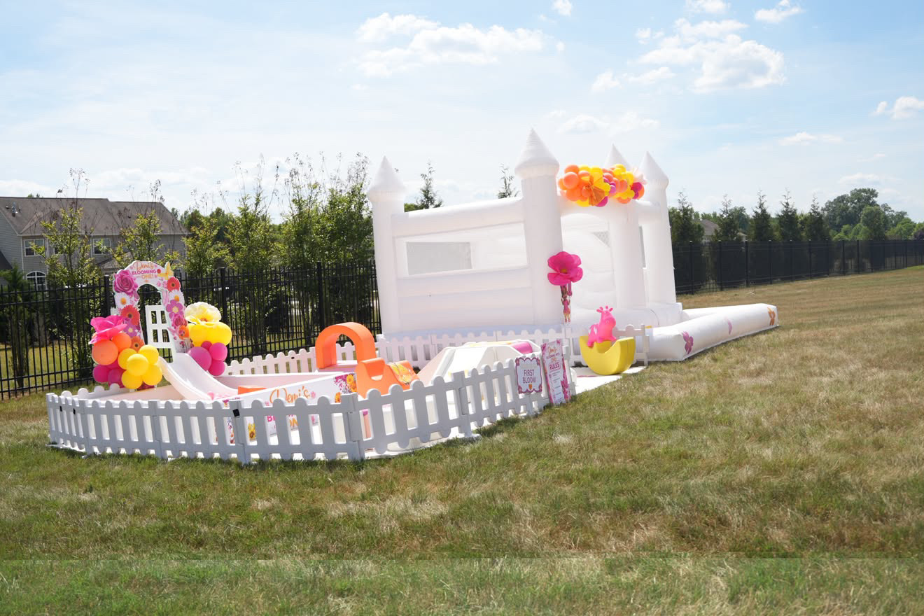 Playland Deluxe bounce house real setup 3